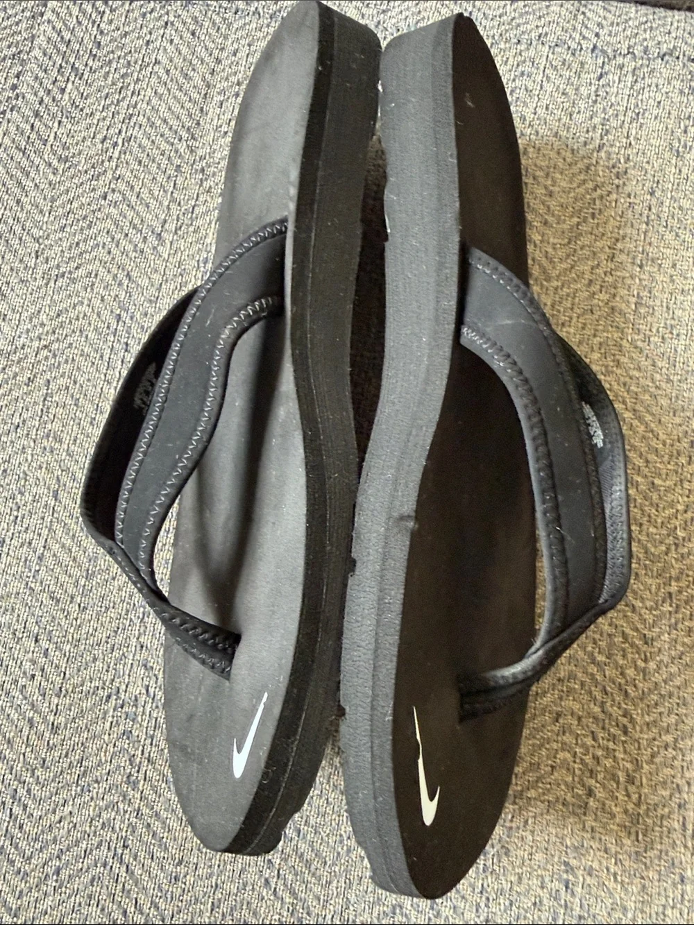 Nike women celso